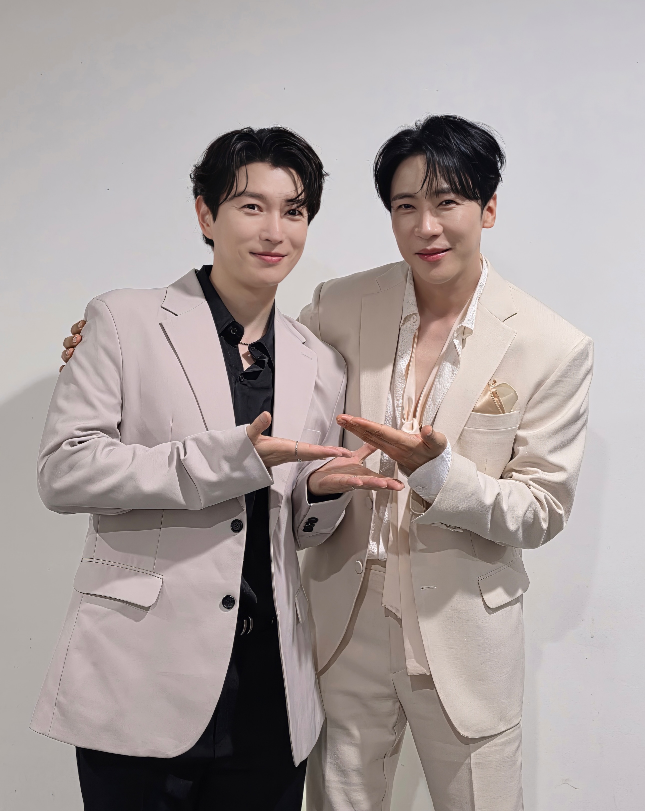 official_enoch_3903436487379604407_57226511484_1_2026-05-23.jpg